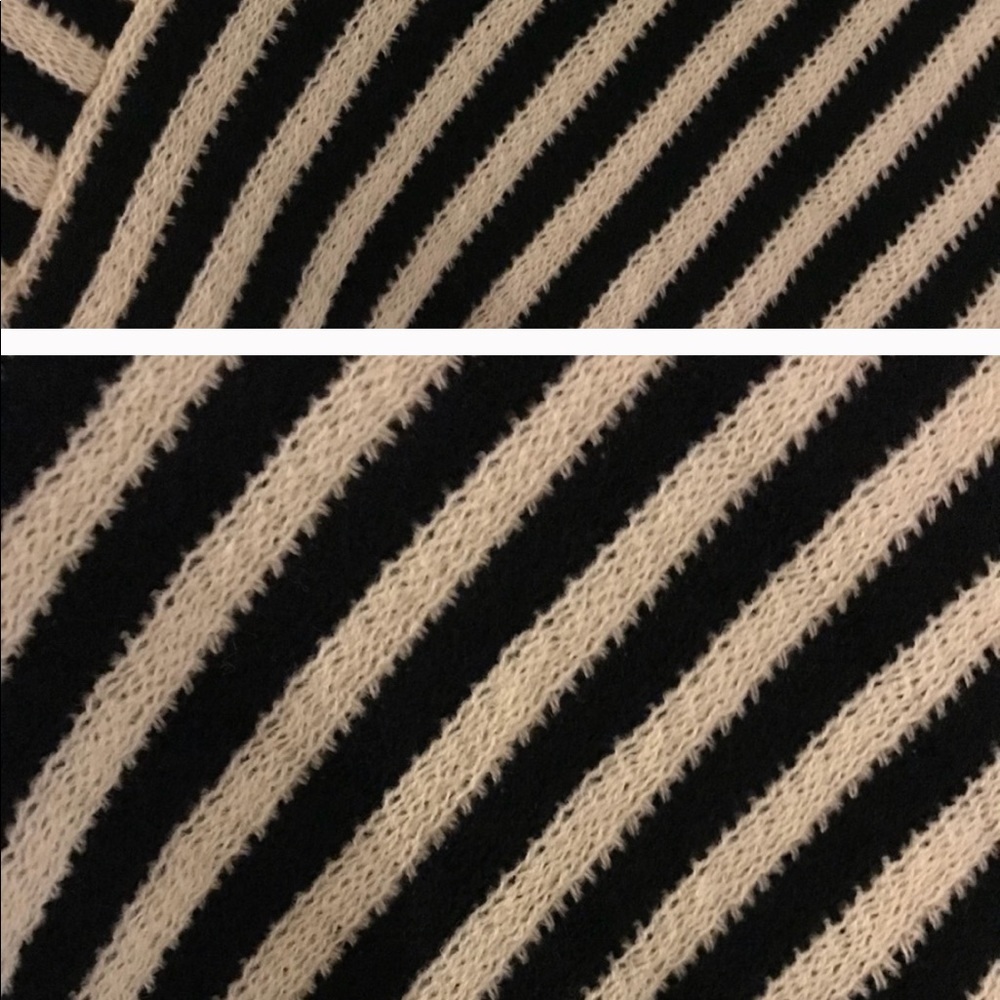 NWT. Beautiful Striped poncho. - Picture 4 of 4